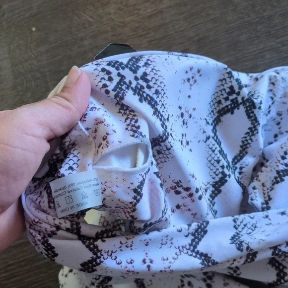 Bikini - Picture 5 of 6